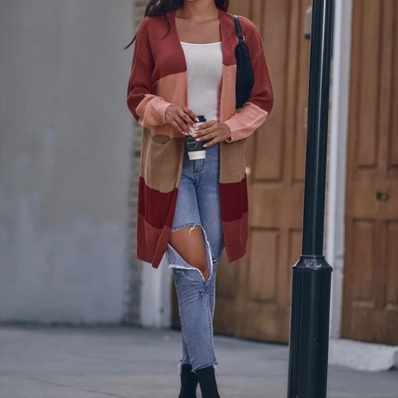 🆕LAST ONE!🛍 Mulberry Wine Colorblock Cardigan - Picture 4 of 5